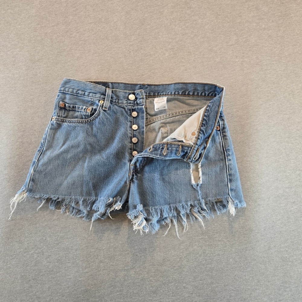 Levi's 501 Denim Shorts Women 32 Blue Vintage Y2K Cut Off Frayed High Rise 2"
